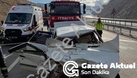 Denizli’de Feci Kaza: Kamyona Arkadan Çarpan Otomobilde Can Pazarı